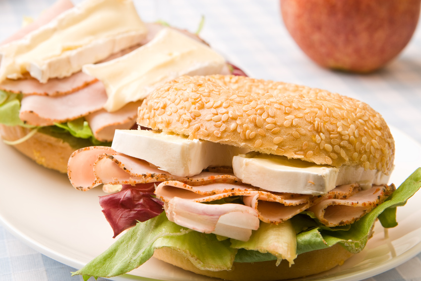 Tartine de brie rôti et jambon sec