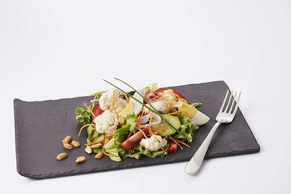 Plat de crudités nutrition équilibré